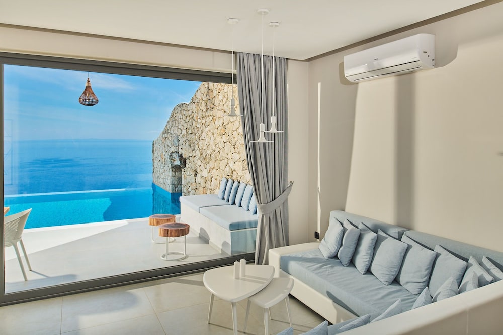 Emerald Villas & Suites