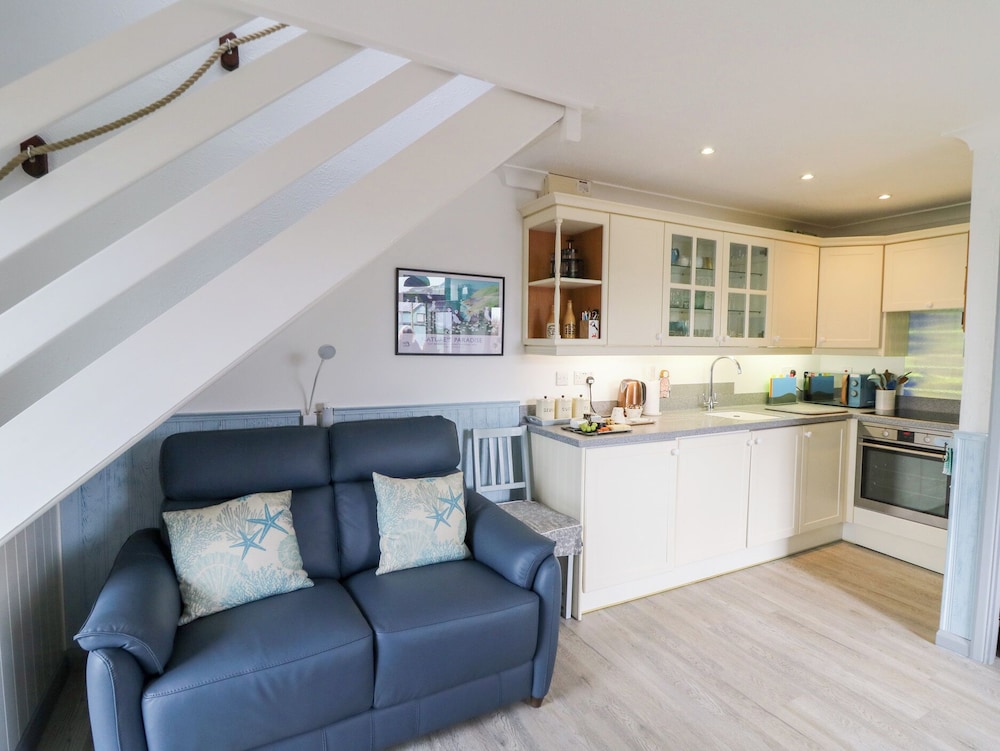 5 The Coach House