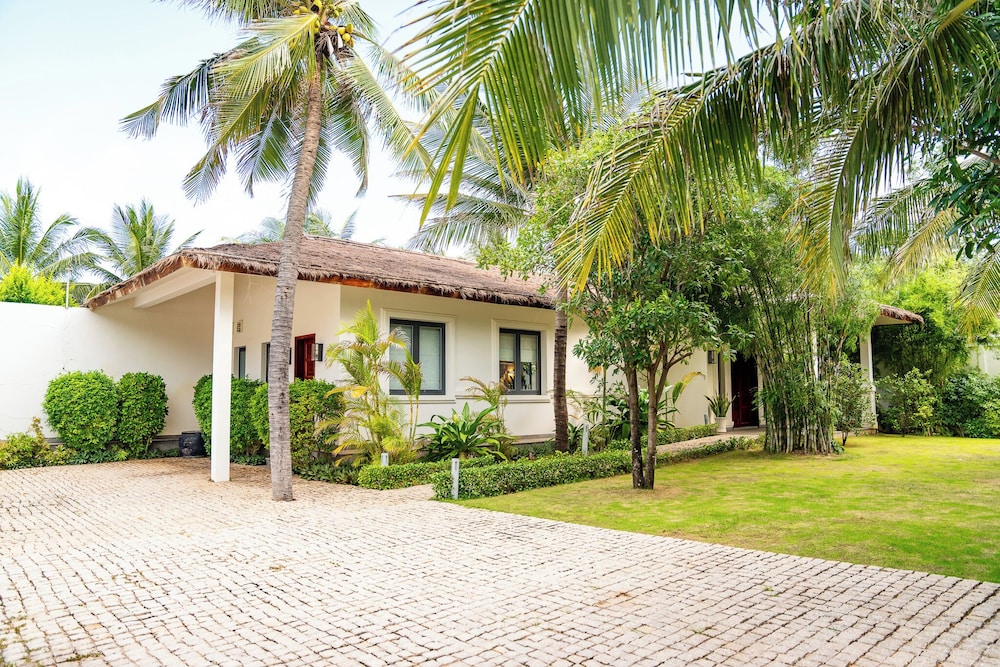 Allezboo Beach Resort & Spa