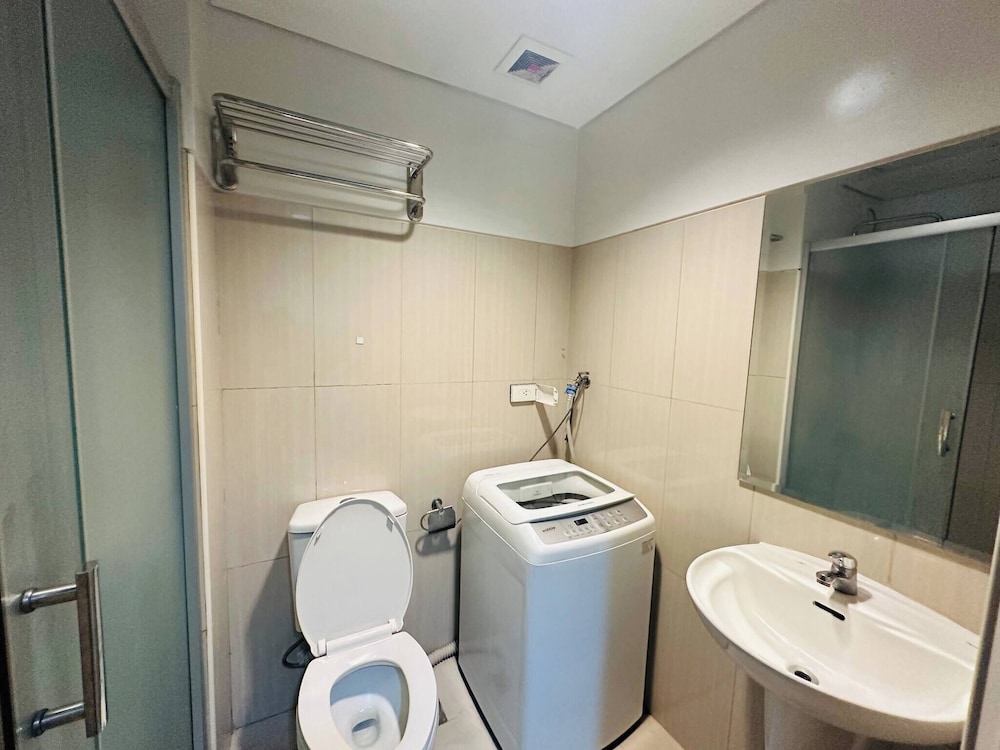 Quaint 2BR Connected Apartment in Pasay City - Perfect for Families Front of MOA