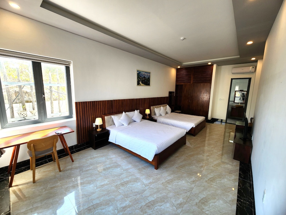 Sunny Shore Resort