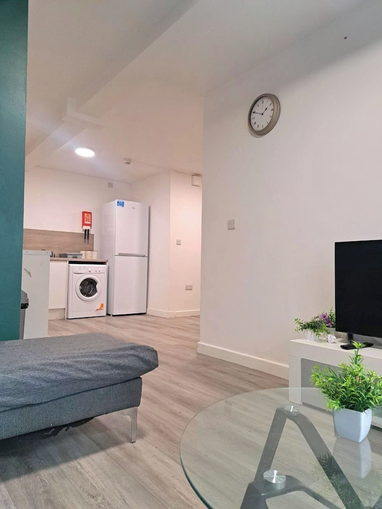 Practical & Affordable 2 BR Flat in City Centre