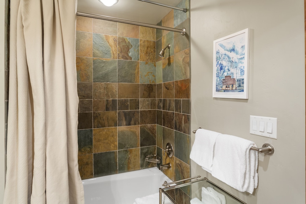 Shooting Star Lodge at Deer Valley Resort - Three Bedroom Residence #101 3 Condo