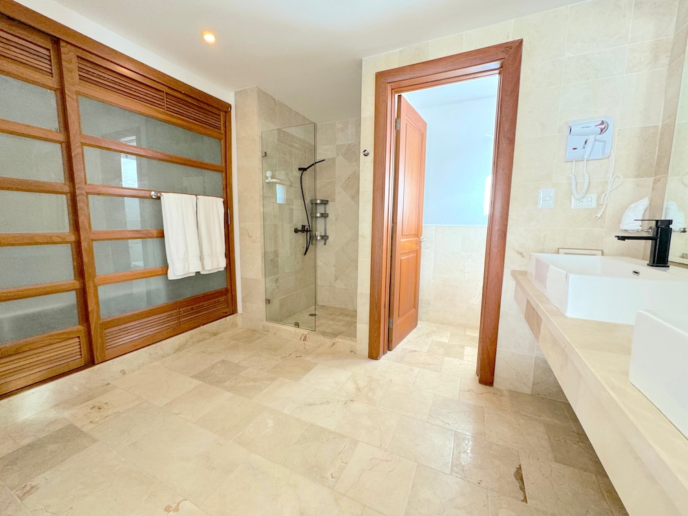 Playa Palmera Beach Front Apartments
