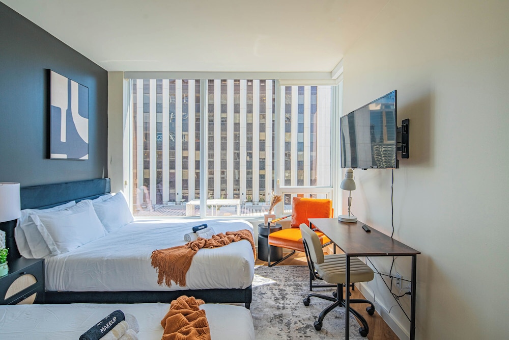 ROVE LIVING/KL - 44 Monroe