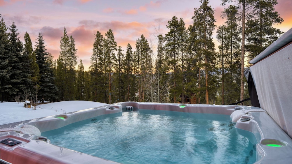 Skate Bowl, Hot Tub & Game Room Breckenridge Adventure Chalet by Avantstay