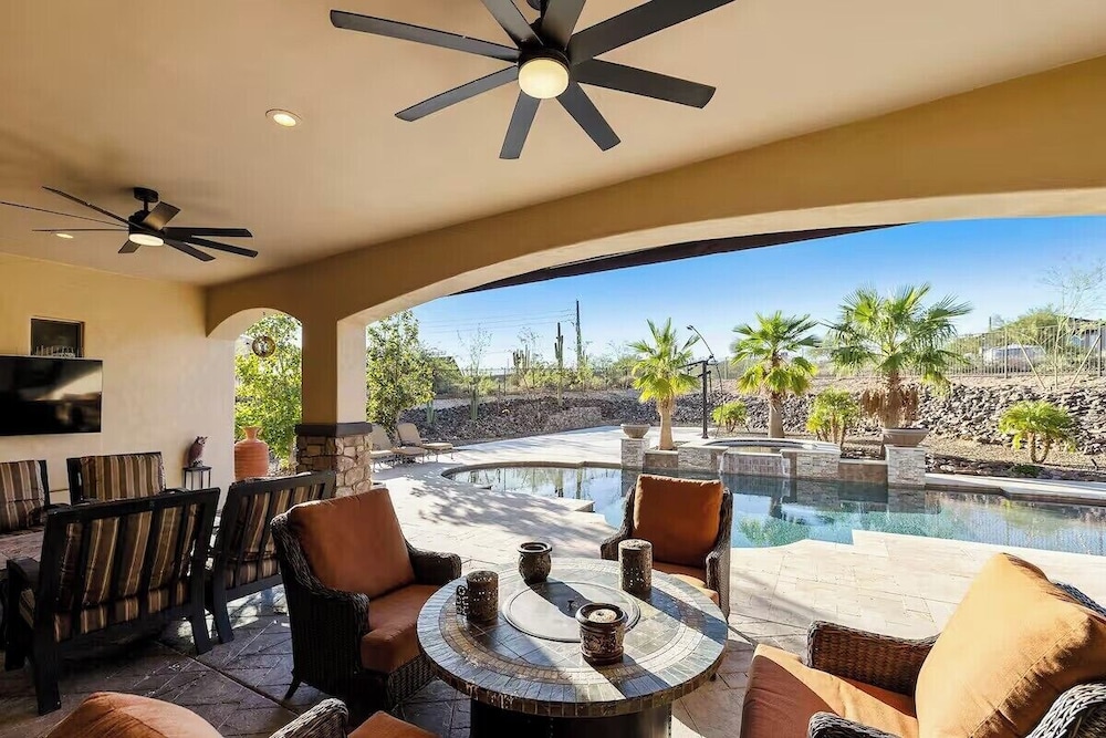 Copper Sky Retreat - Lux villa & pool