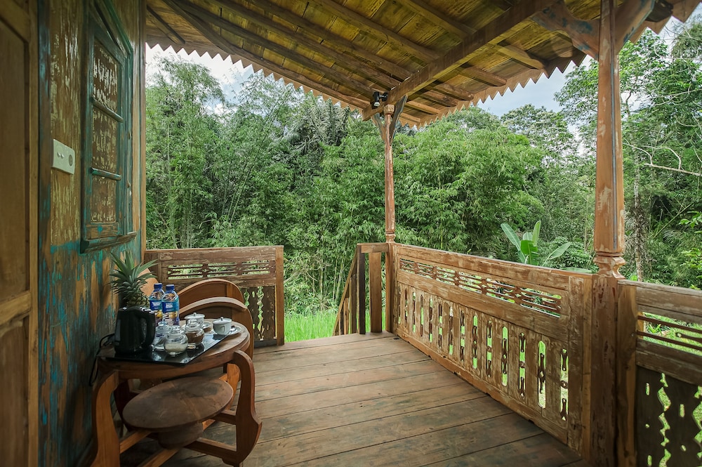 Tepi Sawah Lodge