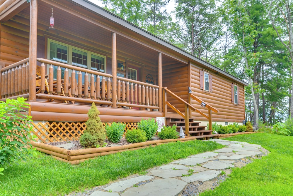Secluded Mountain Cabin in Wardensville! view 4