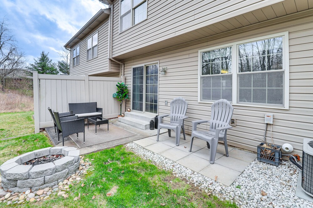 Family-friendly Townhome: 16 Mi to Pittsburgh! - Property Image 18