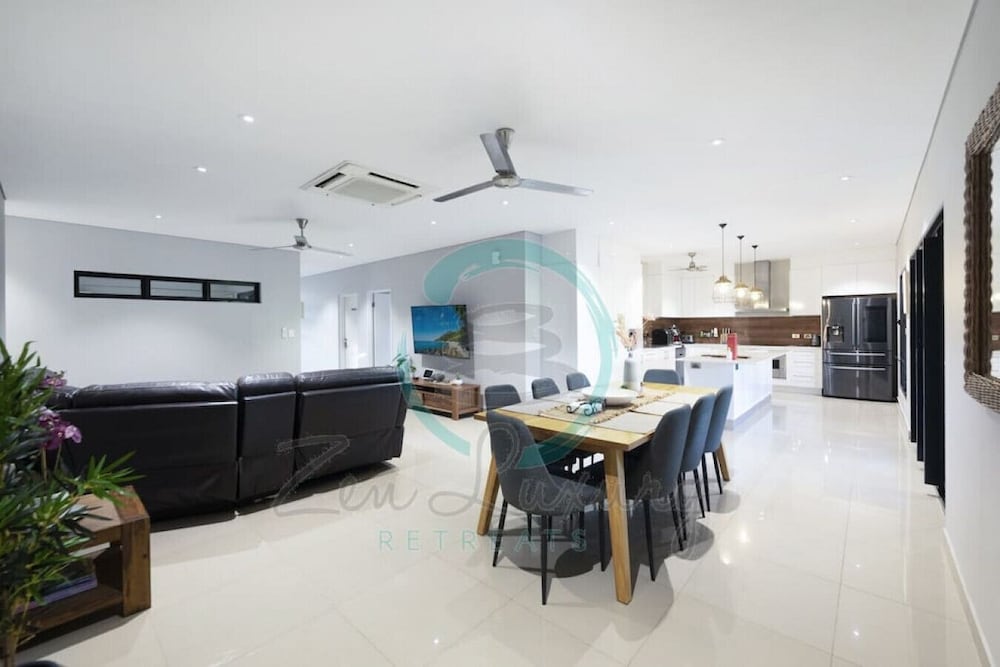 ZENHOUSE - 5BR Family with Private Pool
