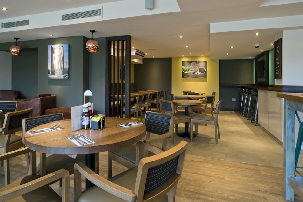 Premier Inn Newbury Town Centre South A339, photo 16