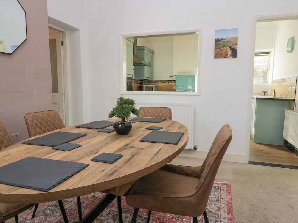 3 Nixon Terrace