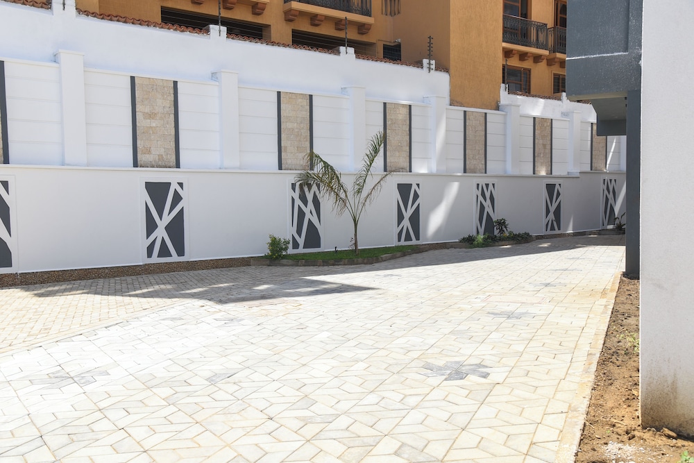 Mira Heights Suite & Conferencing