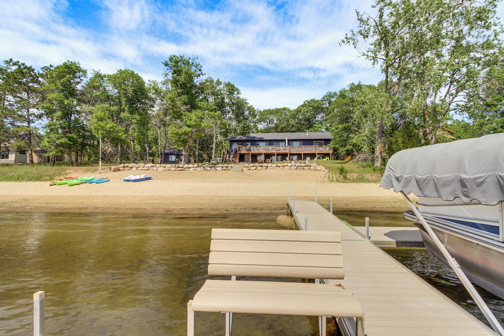 Private Beach & Dock: White Sand Lake Retreat!