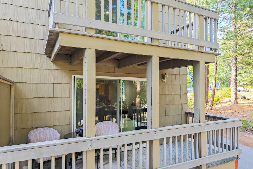 Cozy Forest Hideaway in Incline Village Private Balcony Sierra Solace by Avantstay