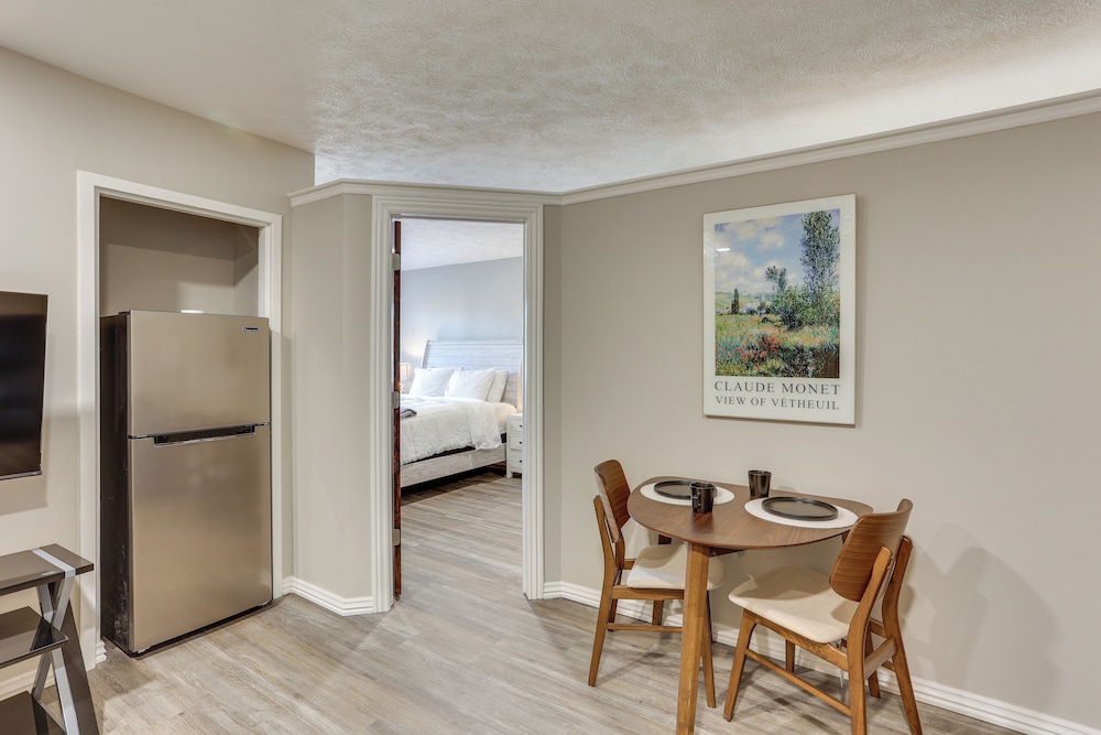 Oakland City Apartment: Close to Dtwn