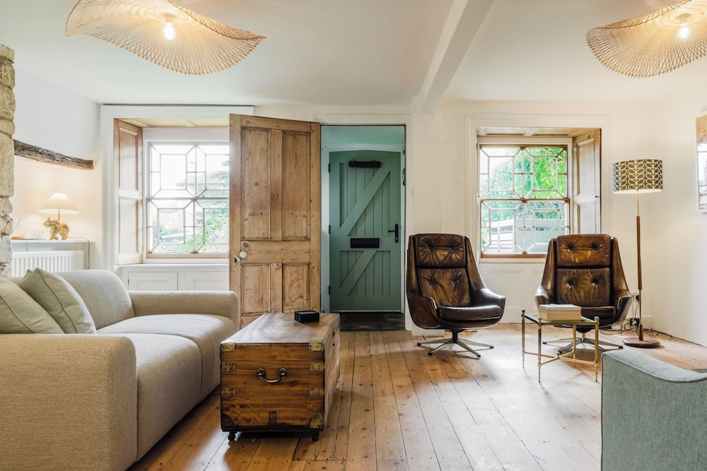 Historic 3 BD Cottage in the Cotswolds