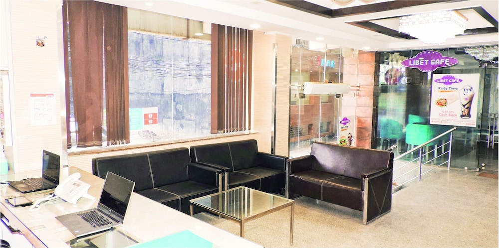 Lobby & Reception