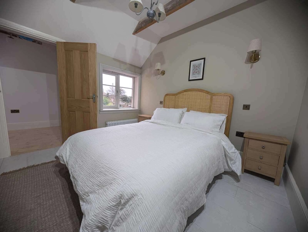 Norfolk Oasis - Modern 2-bed Apartment