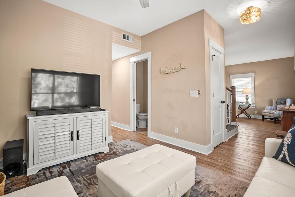 Beautiful 3 Bedroom, 2.5 Bath Home on the North Side of the Island