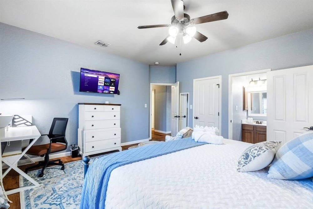 Serene Views Ideal For Long Stays Heated Pool