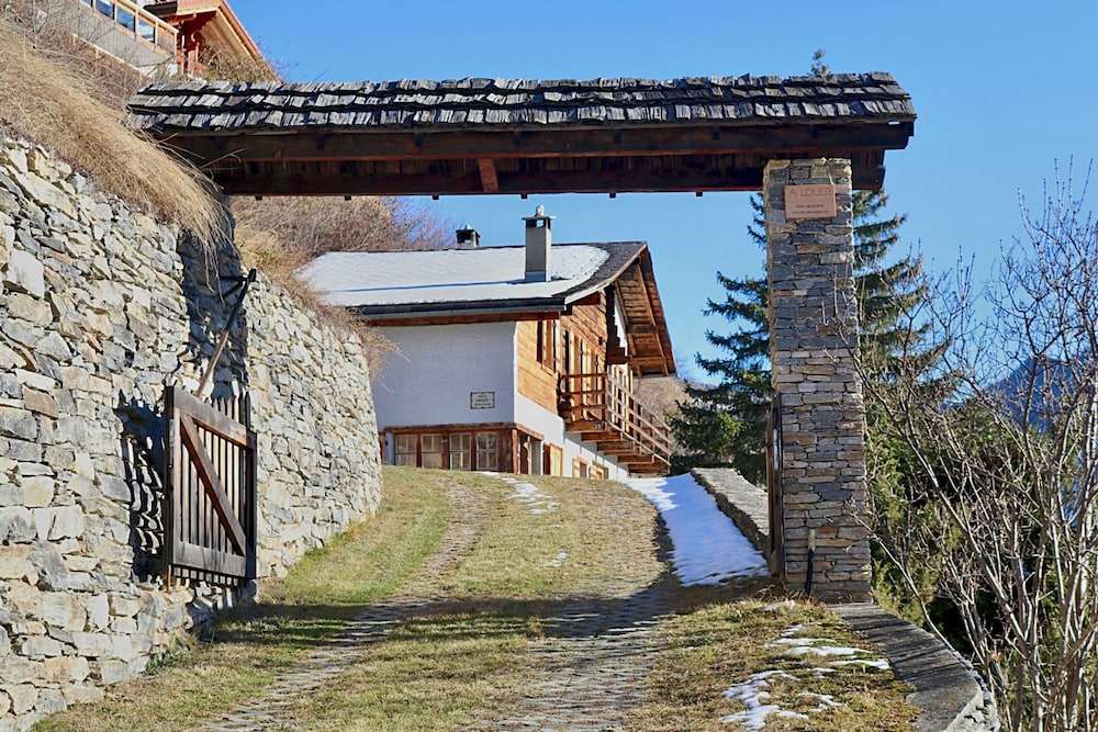 Beautiful Chalet for 10 People in Vercorin