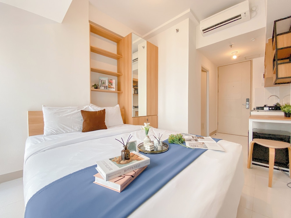 Wooden Style Studio At Apartment Tokyo Riverside Pik 2