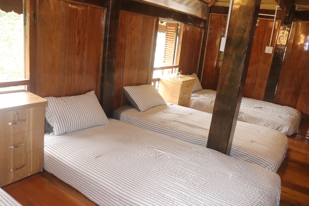 Atash Eco Village Homestay Van Hoi