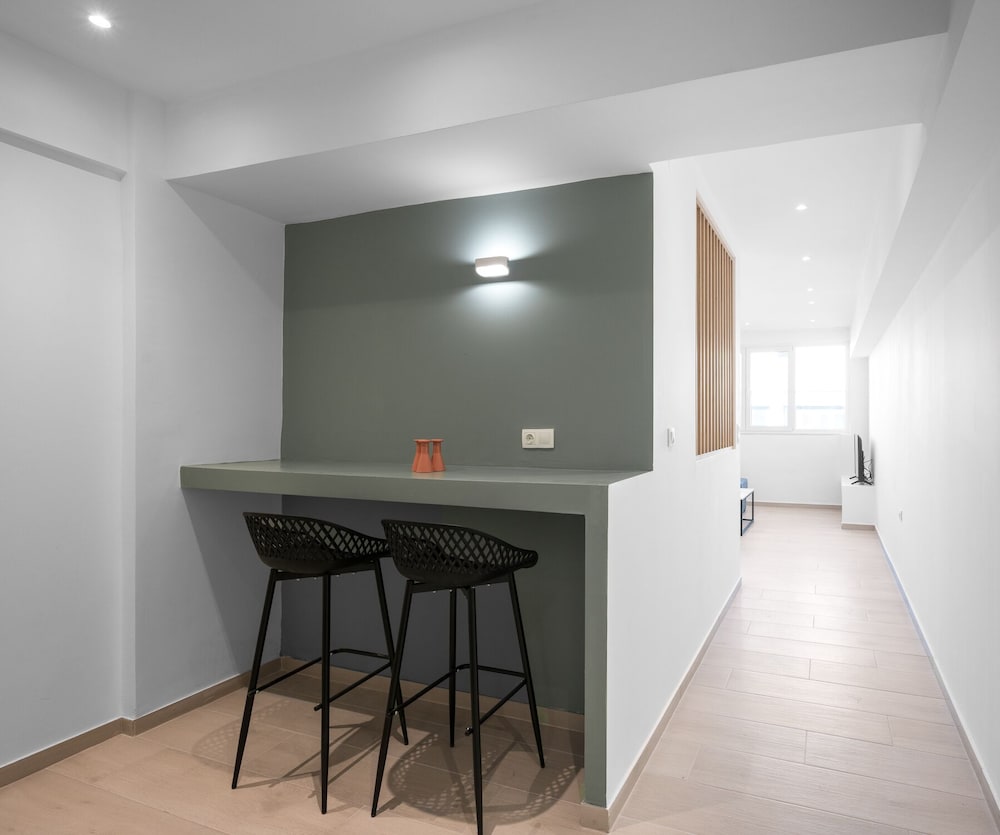 Venus, Nilie Hospitality MGMT