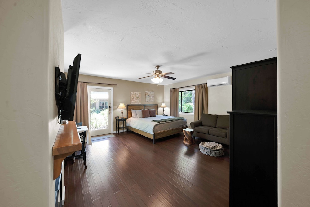The Inn at Shasta Lake