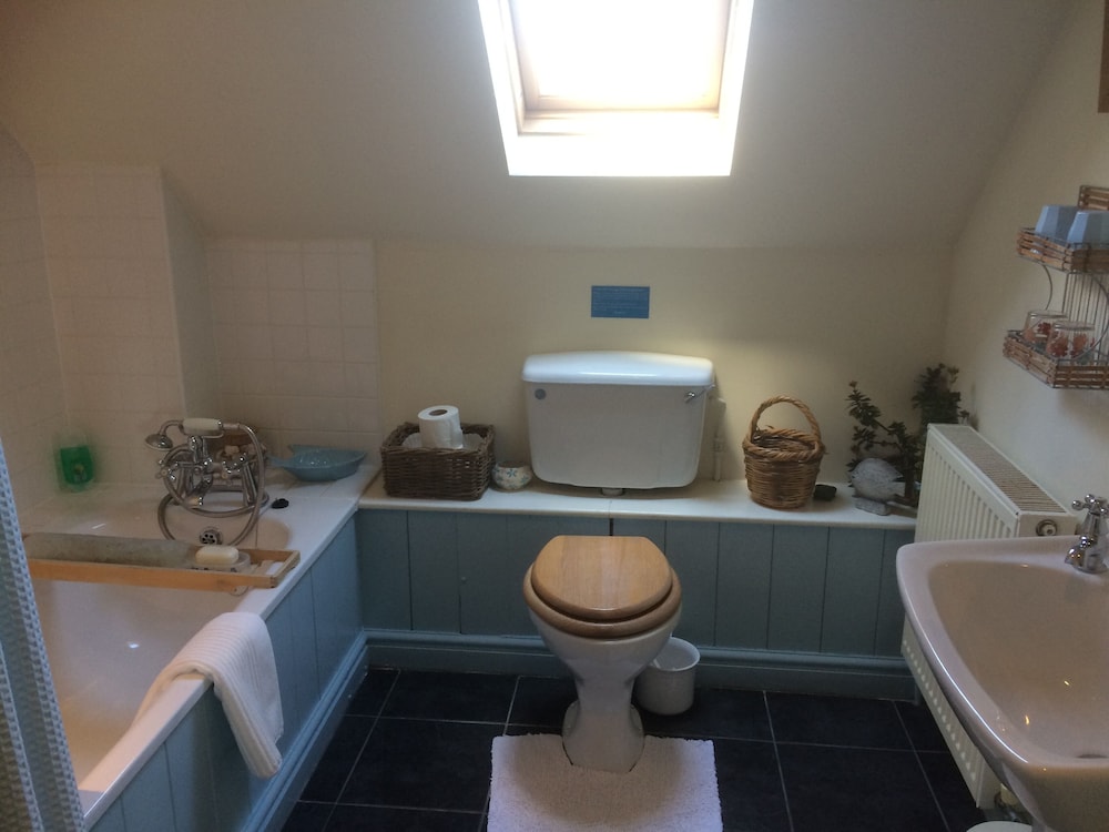 Alltybrain Farm Cottages and B&B