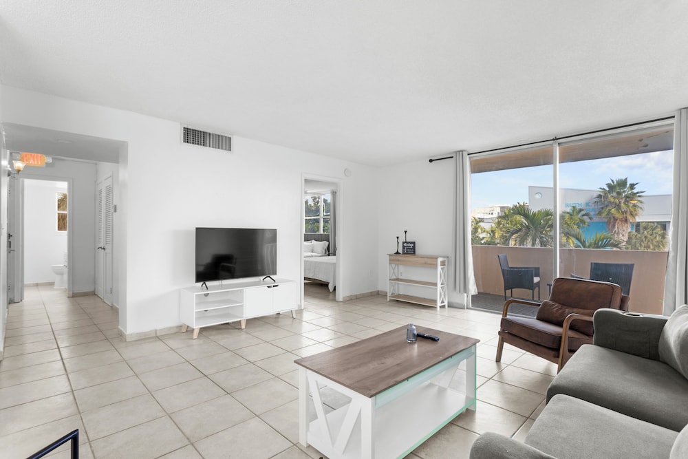 Bay Harbor Sunset Apt 3A
