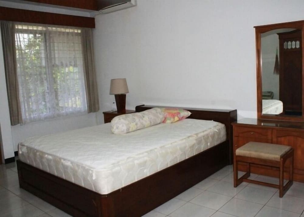 De Dago Pakar Villa by HouseinBandung view 2
