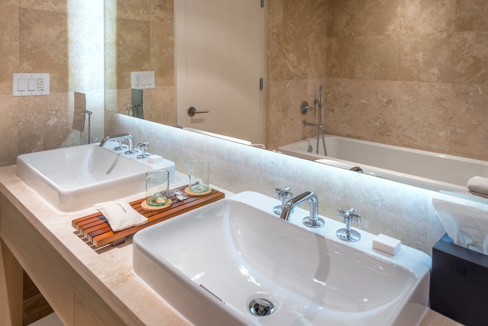 Luxury Vacation Rentals at 1 Hotel & Homes by LRMB