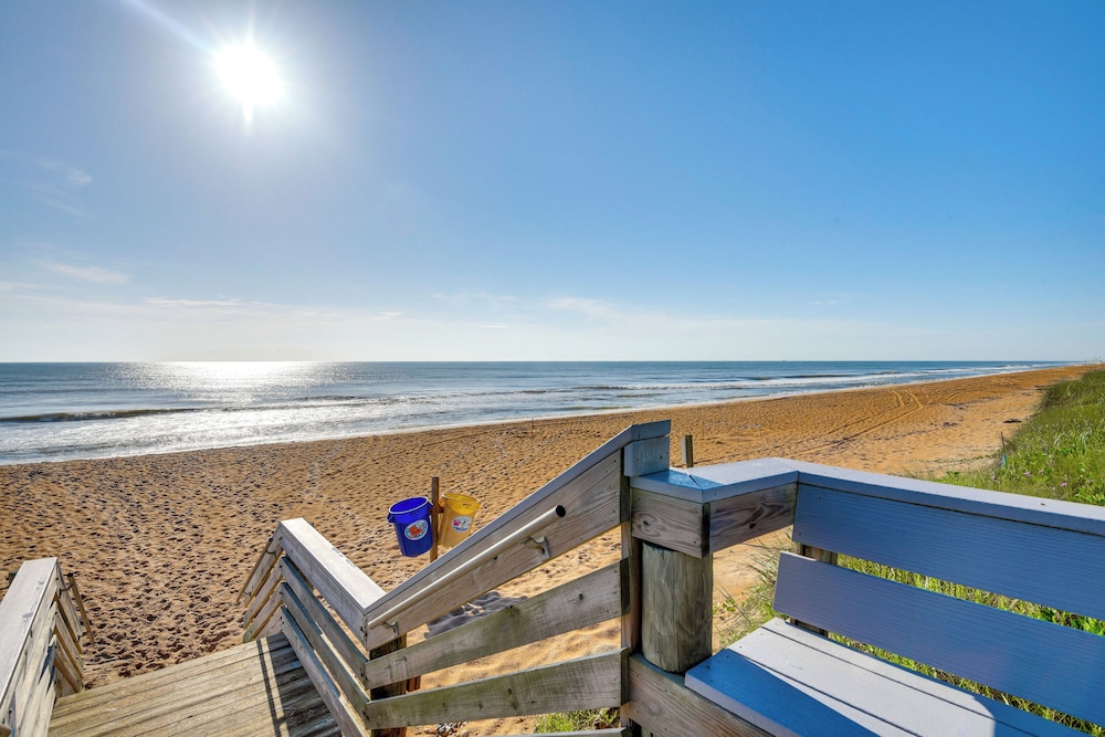 Walk to Shore + Pier: Family Home in Ormond Beach