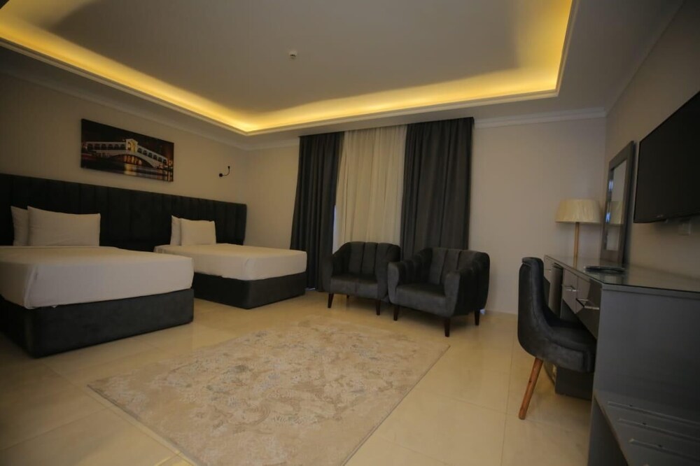 Grand Plaza Hotel