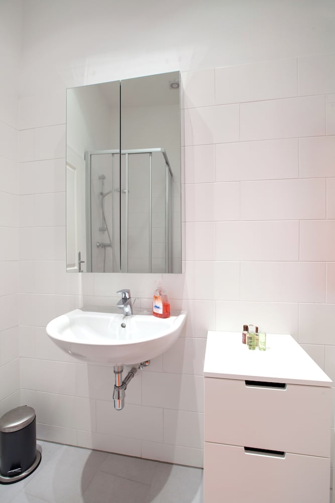 Apartment Theresiengasse Check in 15h to 22h Only