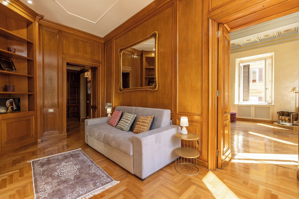 Ludovisi Apartment