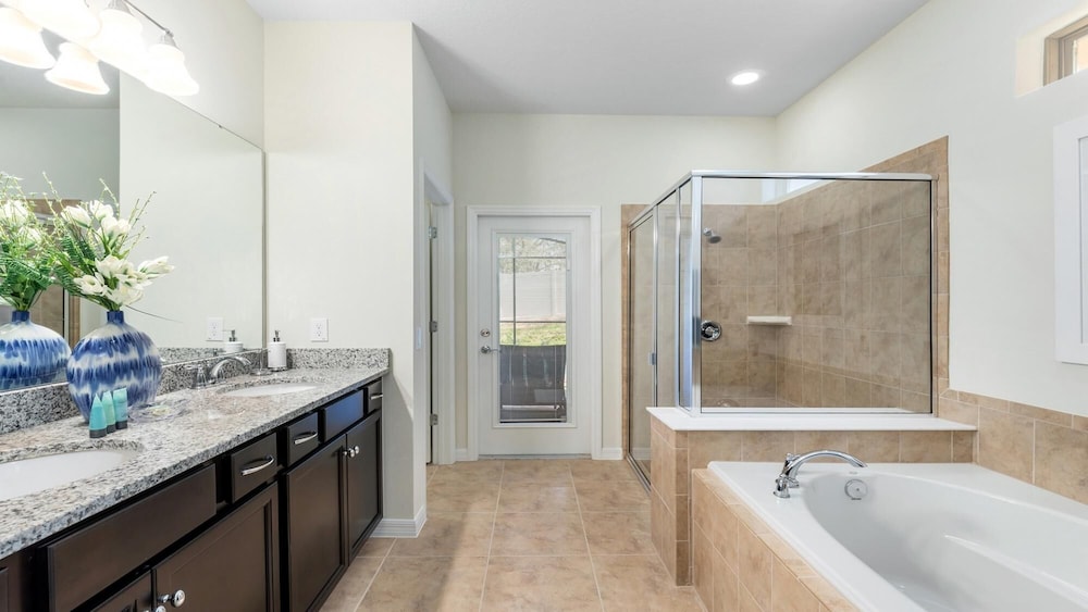 7BR Disney Getaway w Games Projector Pool SPA view 3