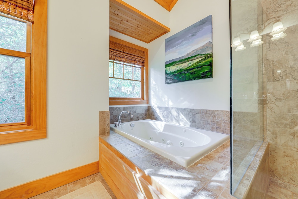 Golf, Hike & Trout Fish: Mtn-view Cashiers Retreat