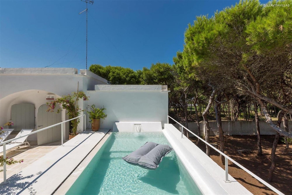 1675 Masseria Villa in Torre Specchia Ruggeri view 3