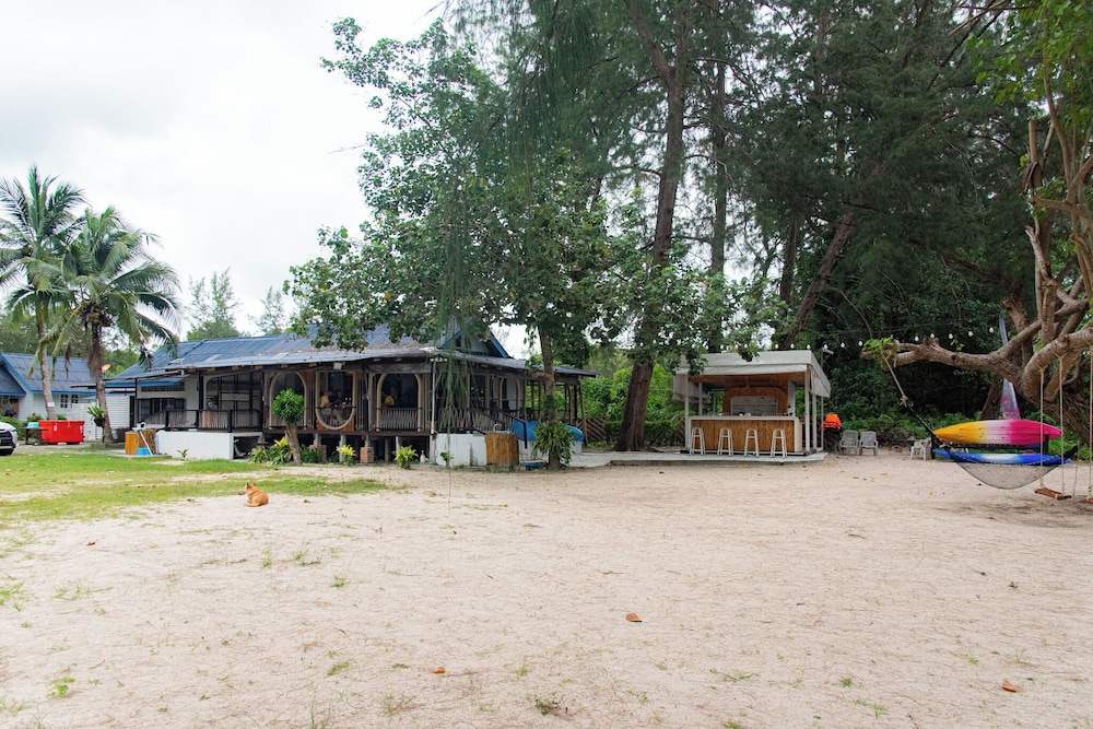 PAN Beachfront Resort Krabi