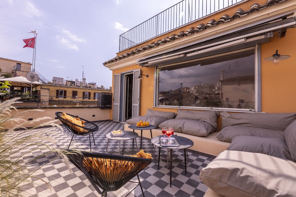 ROMAC - Condotti with terrace