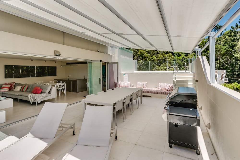 Little Cove Court