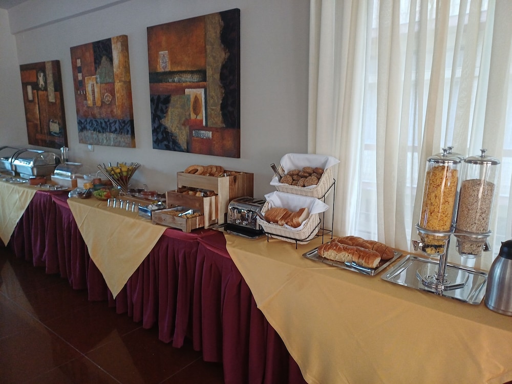 HOTEL ENA