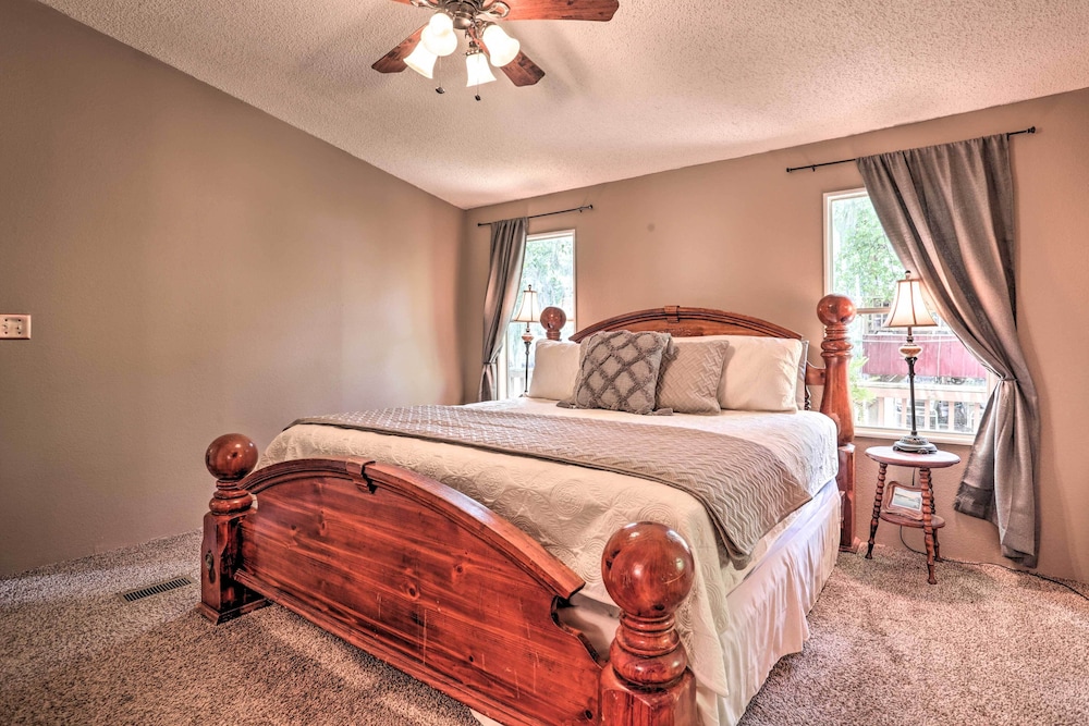 Marshall Vacations - Waterfront Karnack Home w/ Boathouse  Deck! - Property Image 2