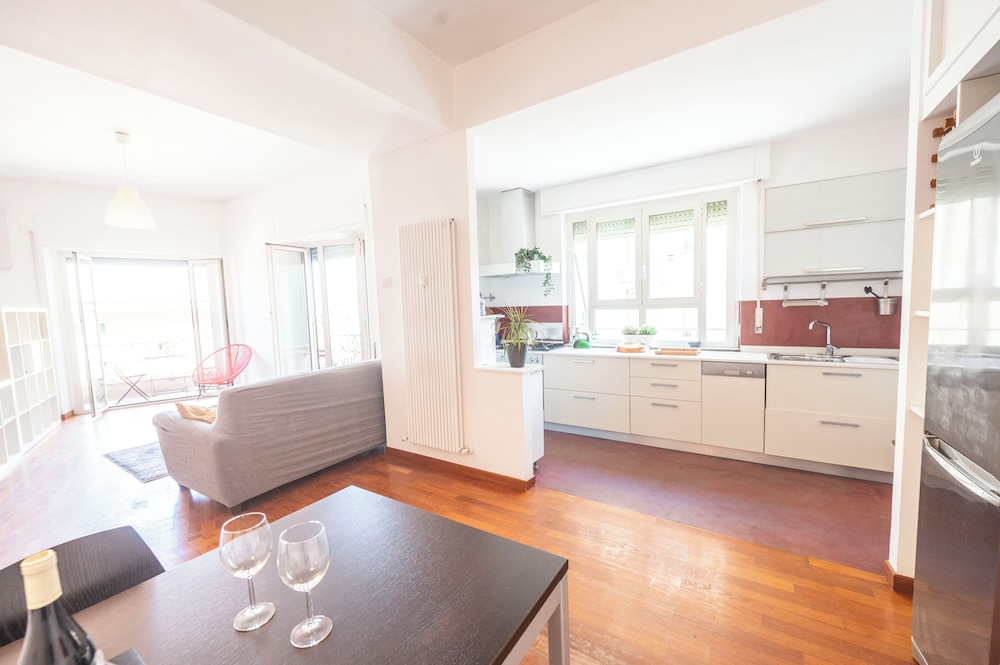 Monteverde Apartments