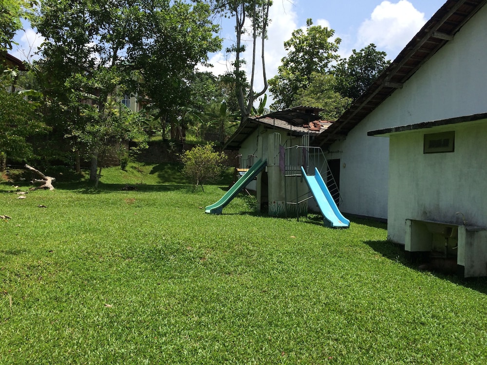 Maggie Garden Hostel