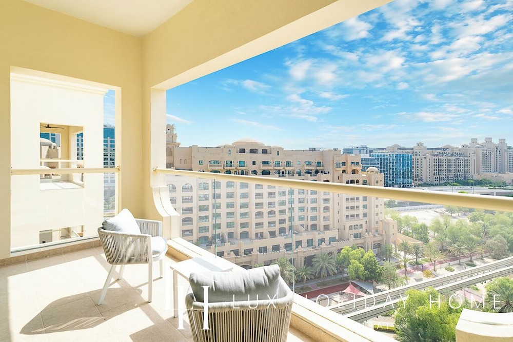 LUX The Shoreline Palm Island Penthouse